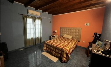 Vendo Casa con Local en Concepción del Uruguay, Entre Ríos.