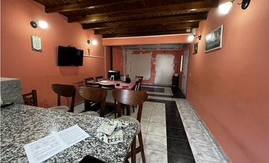 Vendo Casa con Local en Concepción del Uruguay, Entre Ríos.