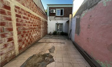 Vendo Casa con Local en Concepción del Uruguay, Entre Ríos.
