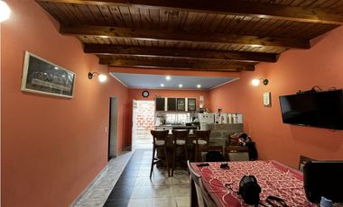 Vendo Casa con Local en Concepción del Uruguay, Entre Ríos.