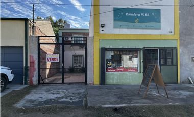 Vendo Casa con Local en Concepción del Uruguay, Entre Ríos.