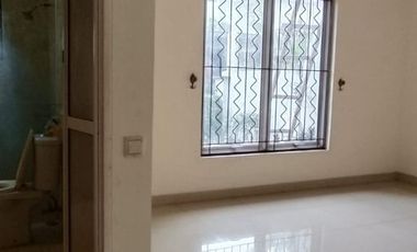 Rumah Siap Huni 2 Lantai Di BSD 7782