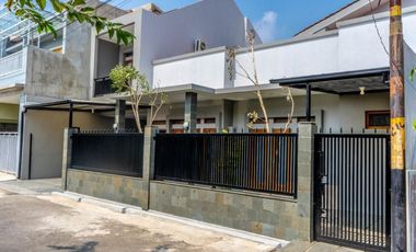 turun harga Rumah baru jalam utama Komplek budi indah dekat setraduta