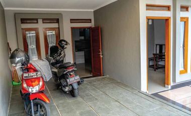 turun harga Rumah baru jalam utama Komplek budi indah dekat setraduta