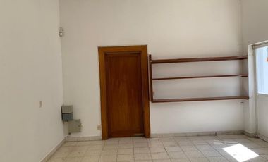 PROPIEDAD IDEAL PARA NEGOCIO U OFICINAS