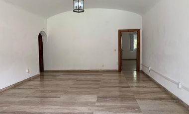 PROPIEDAD IDEAL PARA NEGOCIO U OFICINAS