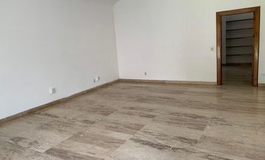 PROPIEDAD IDEAL PARA NEGOCIO U OFICINAS