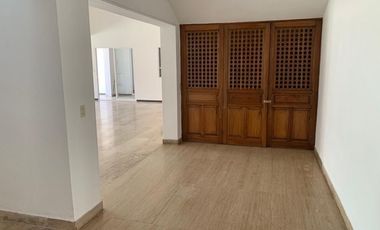 PROPIEDAD IDEAL PARA NEGOCIO U OFICINAS