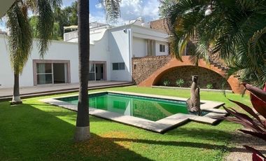 PROPIEDAD IDEAL PARA NEGOCIO U OFICINAS