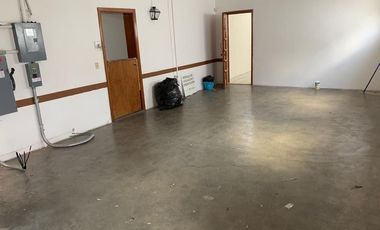 PROPIEDAD IDEAL PARA NEGOCIO U OFICINAS