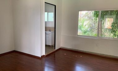 PROPIEDAD IDEAL PARA NEGOCIO U OFICINAS