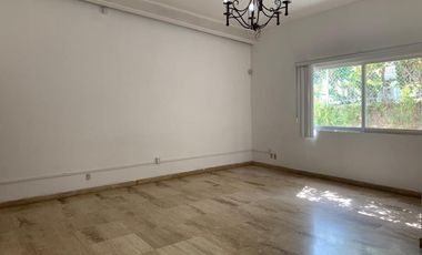 PROPIEDAD IDEAL PARA NEGOCIO U OFICINAS