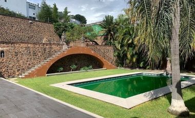 PROPIEDAD IDEAL PARA NEGOCIO U OFICINAS