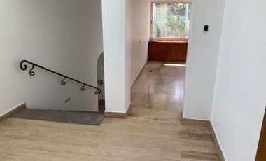 PROPIEDAD IDEAL PARA NEGOCIO U OFICINAS