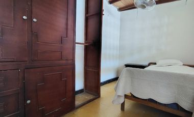 COD. 583 - SE VENDE CASA - BARRIO: LA PALMA I