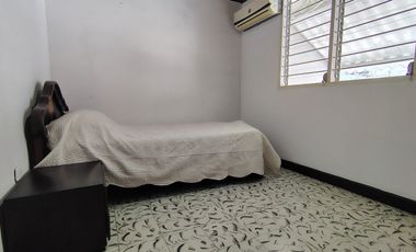 COD. 583 - SE VENDE CASA - BARRIO: LA PALMA I