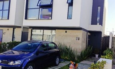 Venta de Exclusiva Residencia en Residencial La Vista