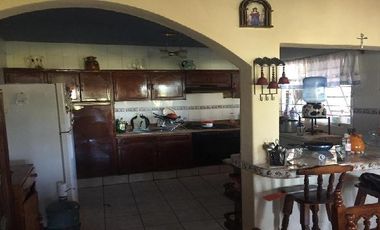 Casa con Locales Comerciales en Venta en Villanueva, Zac.