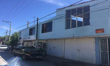 Casa con Locales Comerciales en Venta en Villanueva, Zac.