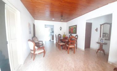 CASA EN VENTA BARRIO CENTRO | 5157