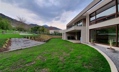 Casa en arriendo en Lo Barnechea