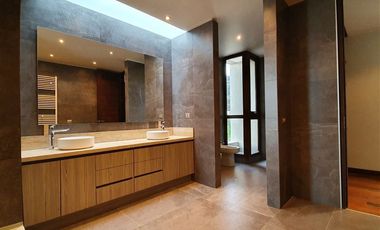 Casa en arriendo en Lo Barnechea