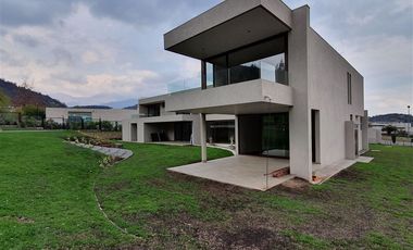 Casa en arriendo en Lo Barnechea