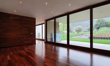 Casa en arriendo en Lo Barnechea