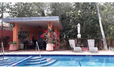 SE VENDE TERRENO CON HERMOSA CASA!!!!