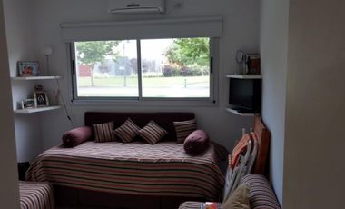 Venta Departamento Dormie PB  3 ambientes 2 dormitorios galeria parrilla jardin cochera en CC El Nacional