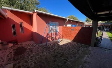 VENTA DE CASA DE 6 AMBIENTES - LOTE DE 550 M² - PILETA - 100 M² CUBIERTOS - MONTE GRANDE
