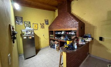VENTA DE CASA DE 6 AMBIENTES - LOTE DE 550 M² - PILETA - 100 M² CUBIERTOS - MONTE GRANDE