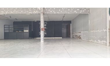 SE ALQUILA LOCAL EN OBARRIO DE DOS NIVELES |  800MT2