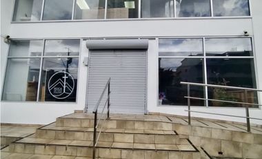SE ALQUILA LOCAL EN OBARRIO DE DOS NIVELES |  800MT2