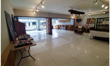 SE ALQUILA LOCAL EN OBARRIO DE DOS NIVELES |  800MT2