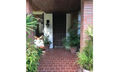 Venta de casa en Altos del Golf GTA