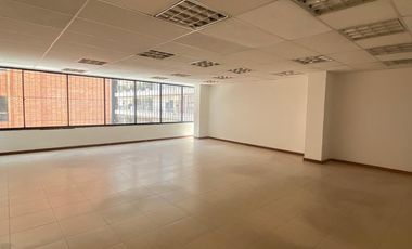 edificio en arriendo/venta en el chico. Cod A700110