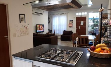 Departamento Tipo Casa en venta en Quilmes Oeste