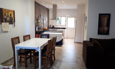 Departamento Tipo Casa en venta en Quilmes Oeste