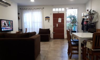 Departamento Tipo Casa en venta en Quilmes Oeste
