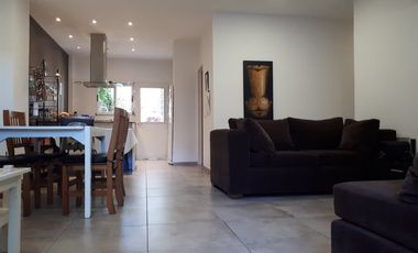 Departamento Tipo Casa en venta en Quilmes Oeste