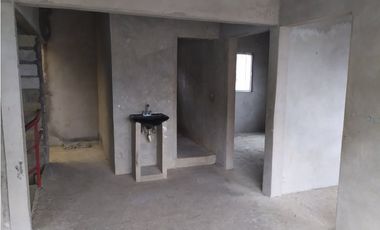 Casa 3 recs. en obra gris, colonia Jardín Juárez Jiutepec, Mor.