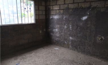 Casa 3 recs. en obra gris, colonia Jardín Juárez Jiutepec, Mor.