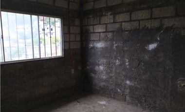 Casa 3 recs. en obra gris, colonia Jardín Juárez Jiutepec, Mor.