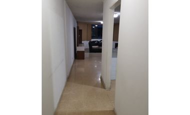 Aquila  con línea blanca En Calle 50, negociable *BV-C50-307*