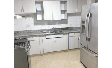 Aquila  con línea blanca En Calle 50, negociable *BV-C50-307*
