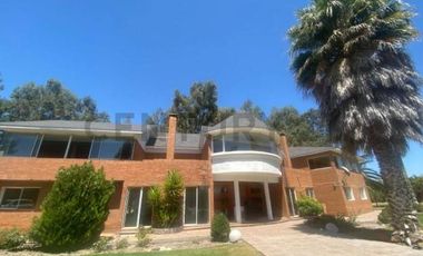 OPORTUNIDAD SE ACEPTA OFERTA SE VENDE GRAN CASA EN PARCELA CAMINO A LONQUÉN