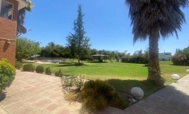 OPORTUNIDAD SE ACEPTA OFERTA SE VENDE GRAN CASA EN PARCELA CAMINO A LONQUÉN