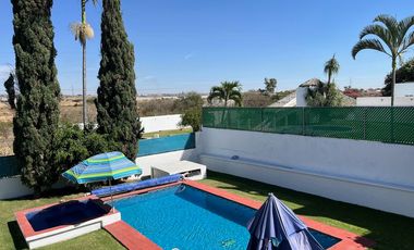 CASA EN VENTA LOMAS DE COCOYOC JARDIN Y ALBERCA 4R