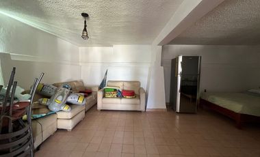 CASA EN VENTA LOMAS DE COCOYOC JARDIN Y ALBERCA 4R